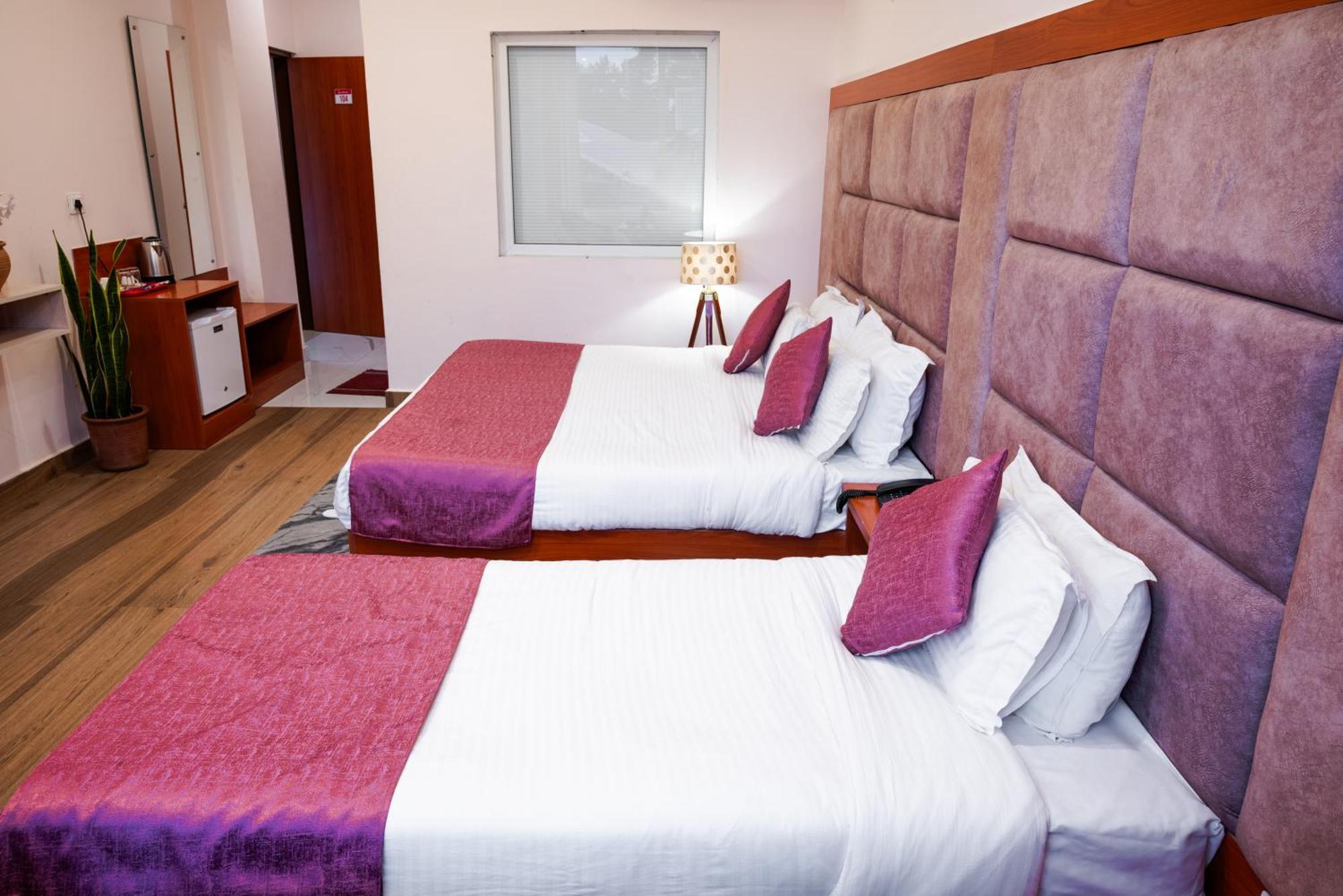 Hotel Sagar Residency - Best Mountain View Hotel In ปาแลมปูร์ ภายนอก รูปภาพ