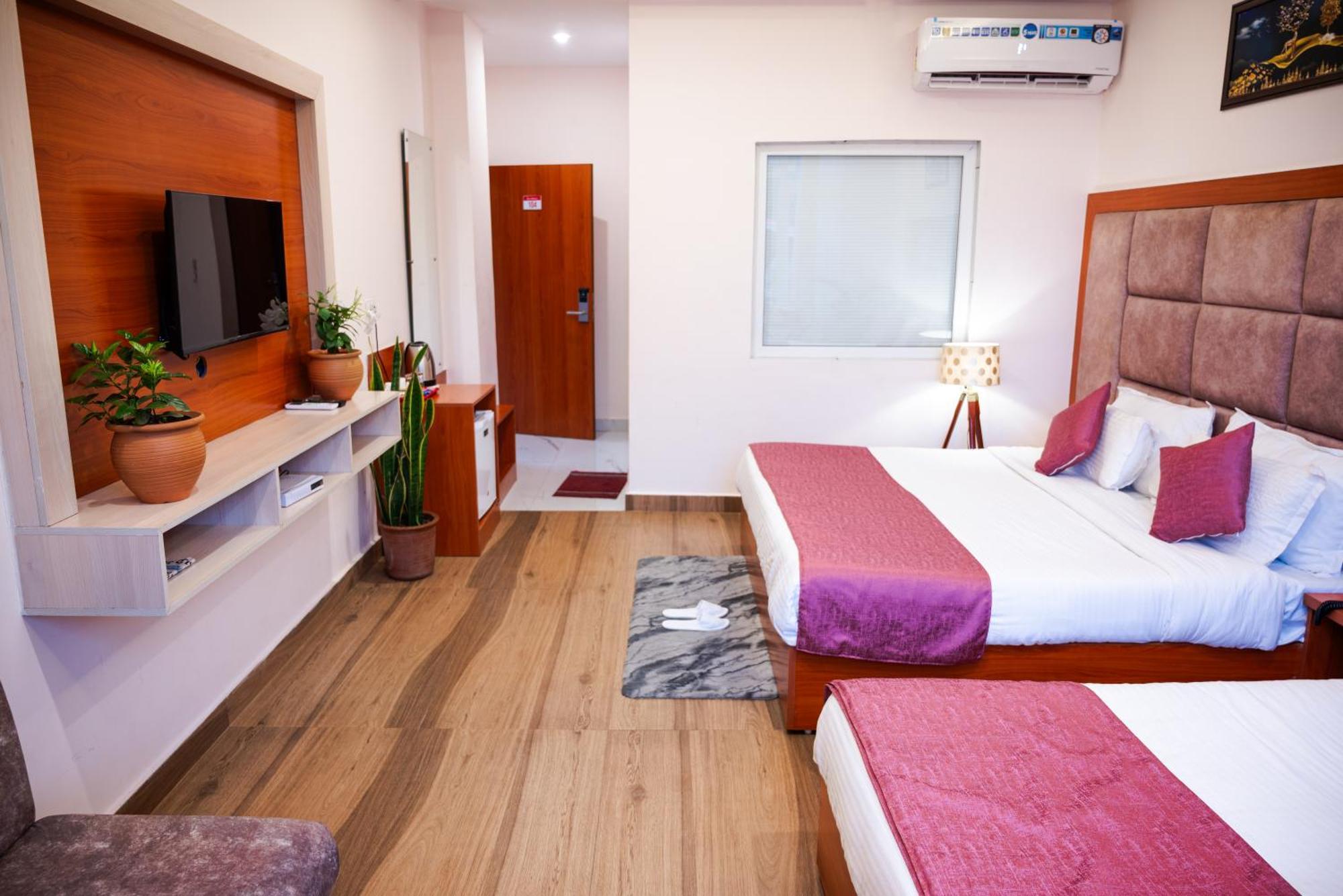 Hotel Sagar Residency - Best Mountain View Hotel In ปาแลมปูร์ ภายนอก รูปภาพ