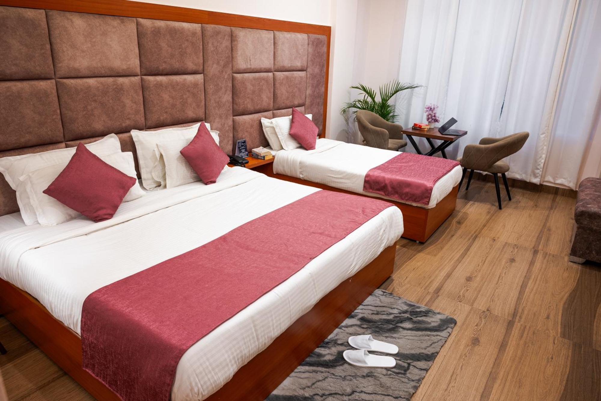 Hotel Sagar Residency - Best Mountain View Hotel In ปาแลมปูร์ ภายนอก รูปภาพ