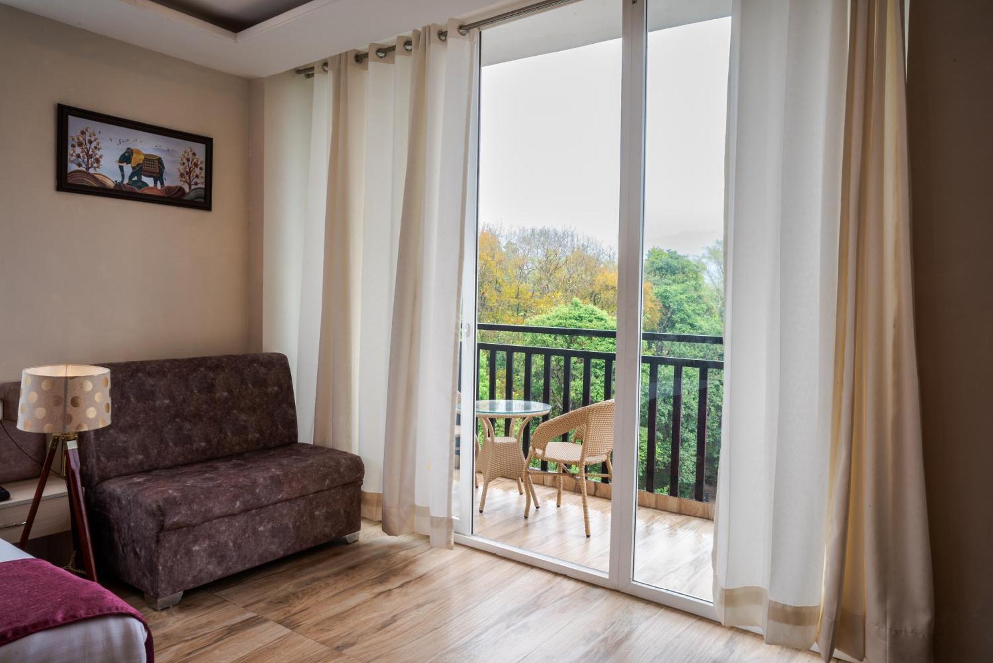 Hotel Sagar Residency - Best Mountain View Hotel In ปาแลมปูร์ ภายนอก รูปภาพ