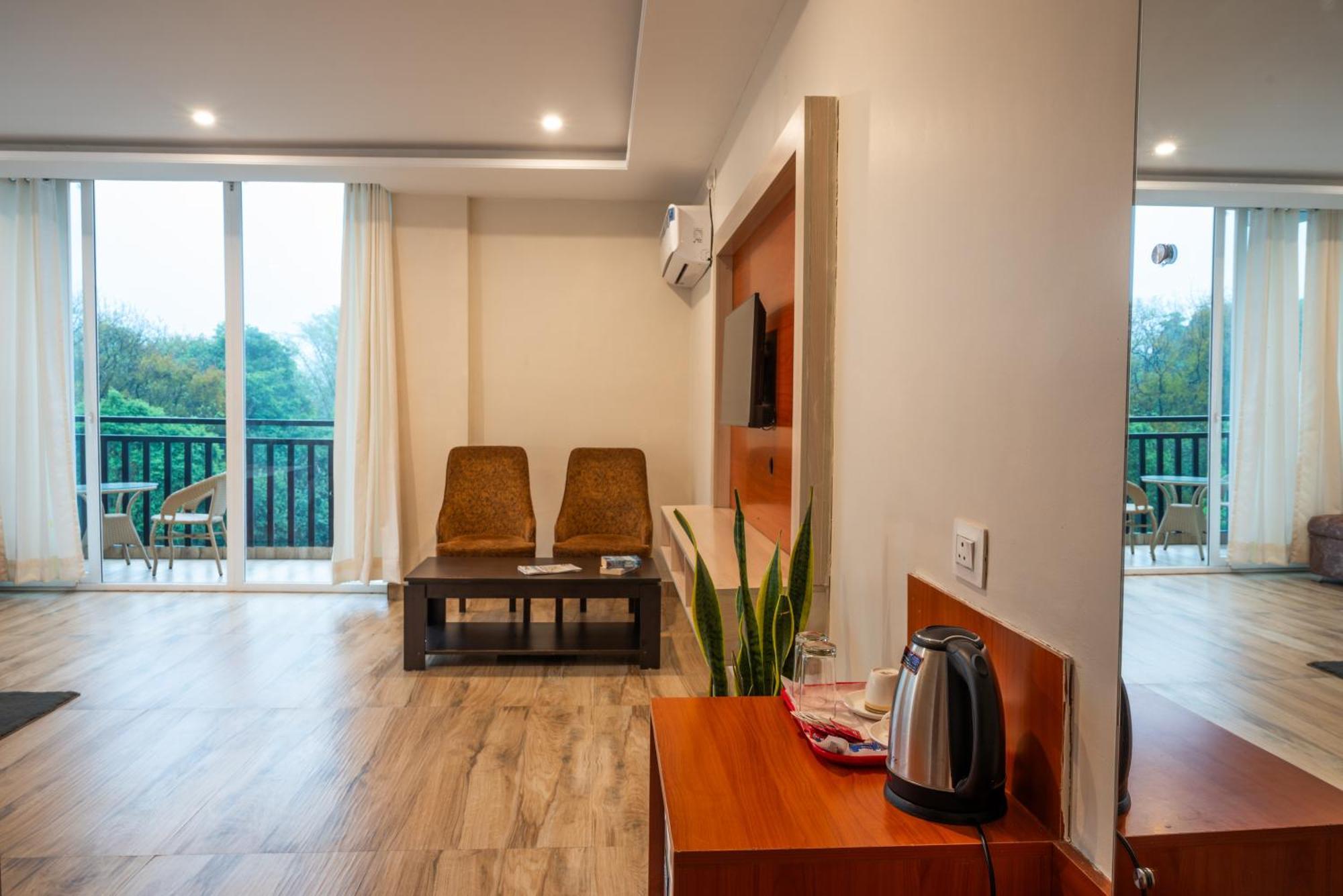 Hotel Sagar Residency - Best Mountain View Hotel In ปาแลมปูร์ ภายนอก รูปภาพ