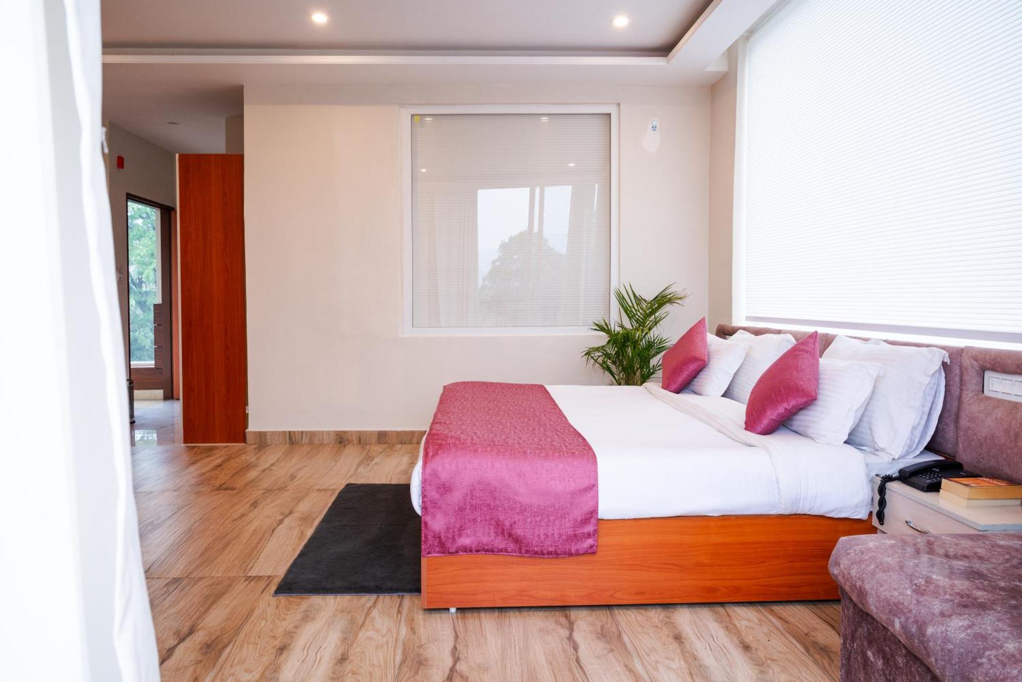 Hotel Sagar Residency - Best Mountain View Hotel In ปาแลมปูร์ ภายนอก รูปภาพ