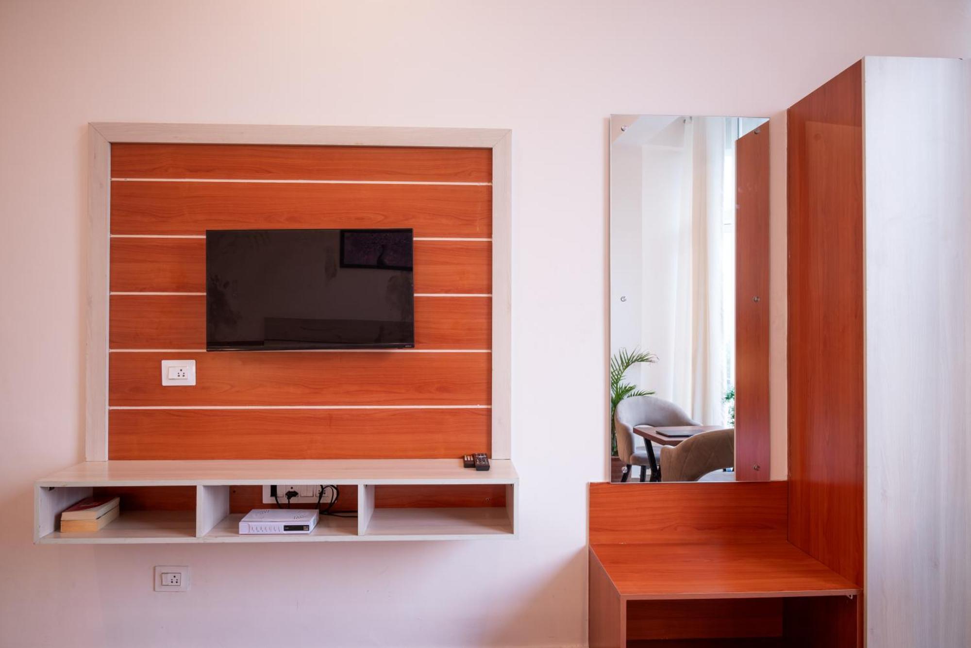 Hotel Sagar Residency - Best Mountain View Hotel In ปาแลมปูร์ ภายนอก รูปภาพ